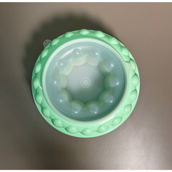 Jell-O Bundle - VTG Pistachio Green Tupperware Mold & Classic Recipes Cookbook - Picture 4 of 8